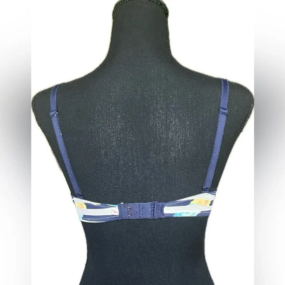 PINK VICTORIA'S SECRET Wear Everywhere Push Up Bra with floral design. Size 34 C - Picture 4 of 7